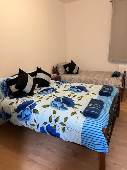 אילינג 004- Brand New 1 Bedroom Apartment F1 מראה חיצוני תמונה