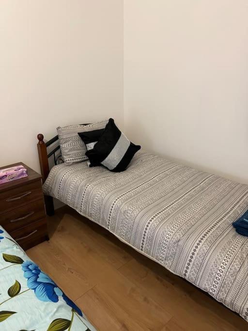 אילינג 004- Brand New 1 Bedroom Apartment F1 מראה חיצוני תמונה