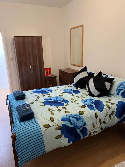 אילינג 004- Brand New 1 Bedroom Apartment F1 מראה חיצוני תמונה