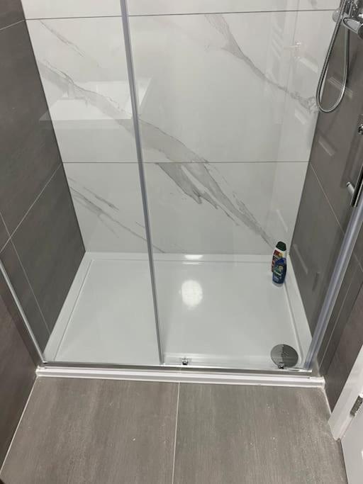 אילינג 004- Brand New 1 Bedroom Apartment F1 מראה חיצוני תמונה