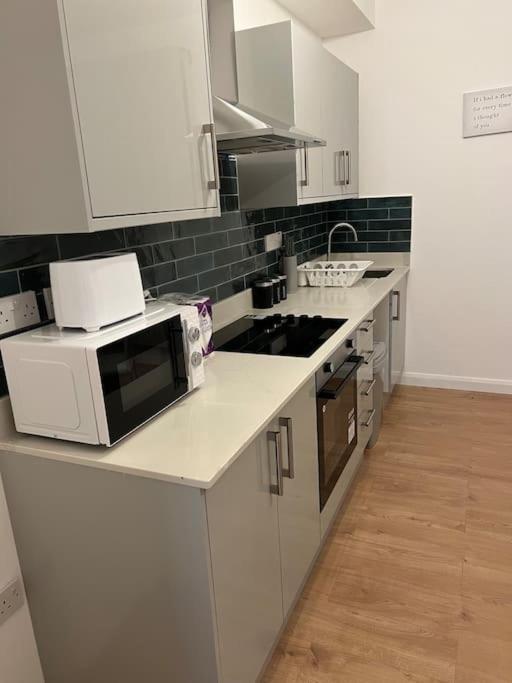 אילינג 004- Brand New 1 Bedroom Apartment F1 מראה חיצוני תמונה